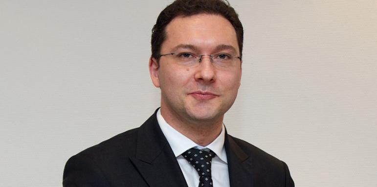 Шок! Даниел Митов стъписа парламента с бастун